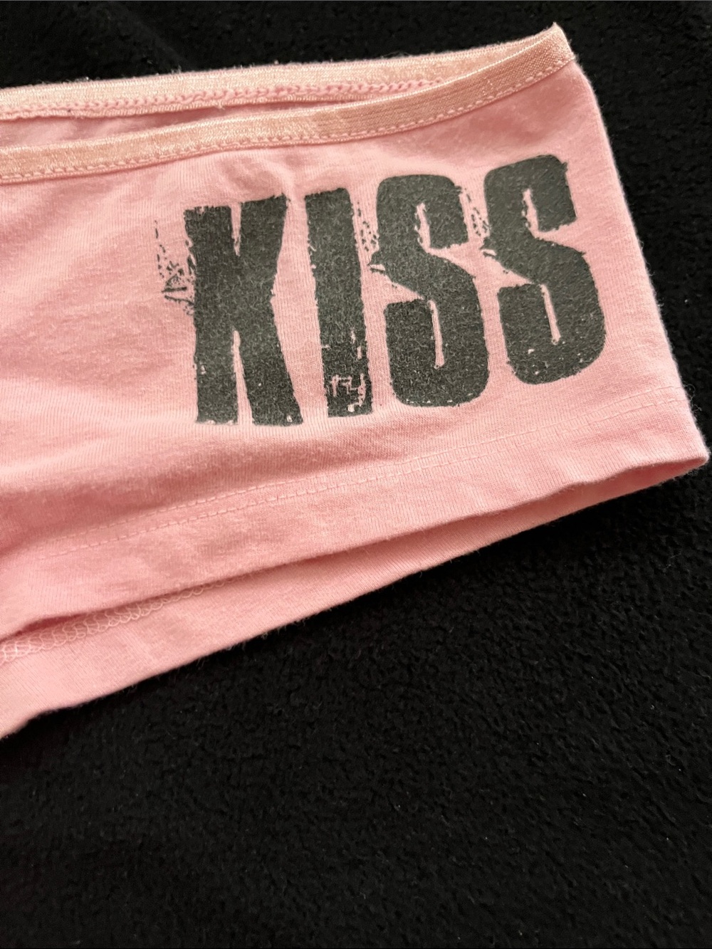 Hooters Light Pink Cami and Hipster pajama Set with Kiss Print - Picture 3 of 7